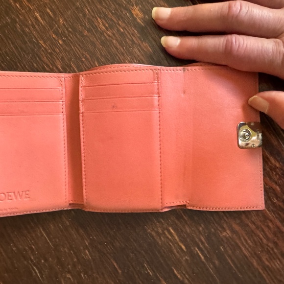 Loewe Coral Pink Leather Compact Bifold Wallet with Anagram Clip EUC - Picture 5 of 9